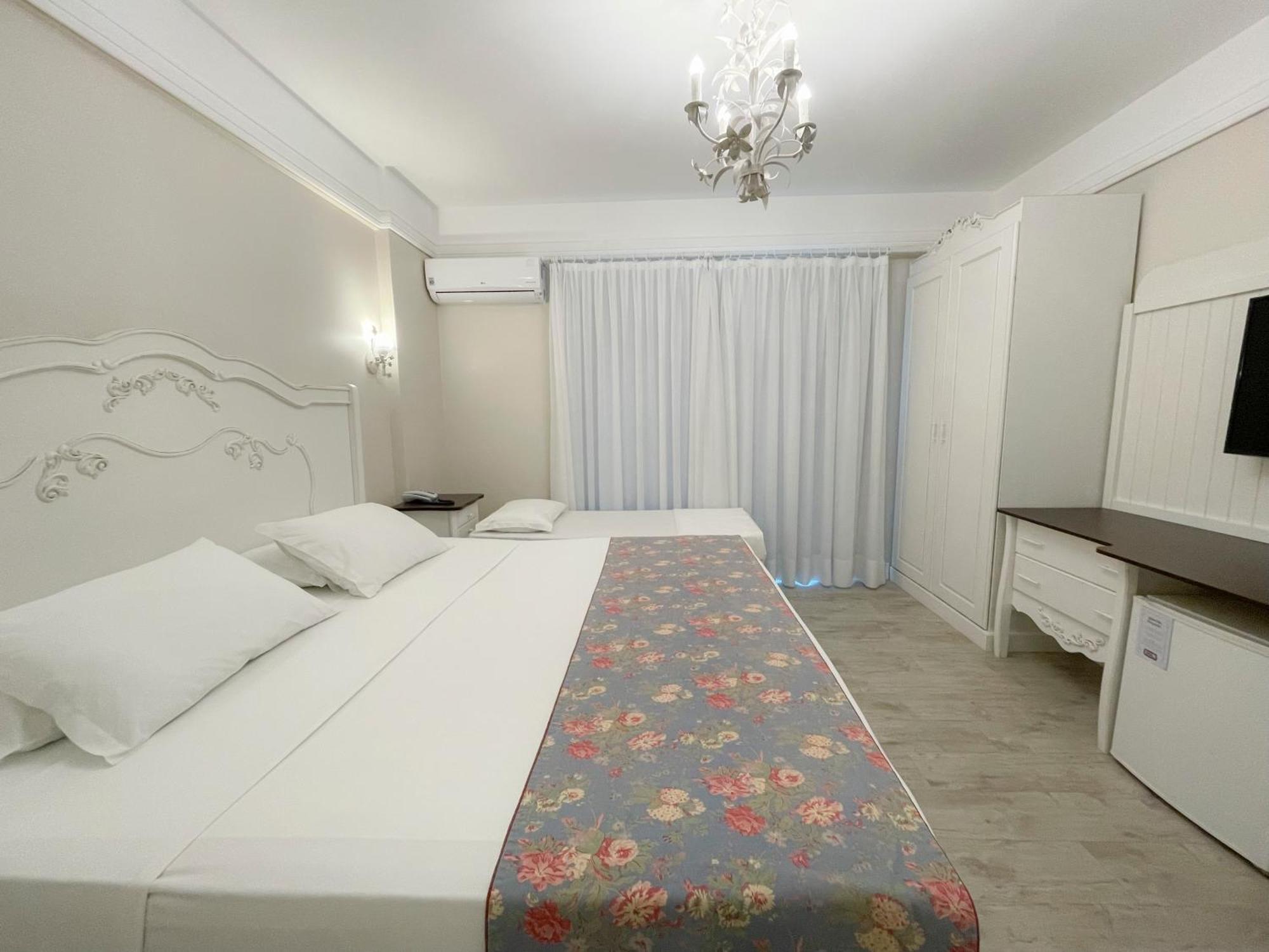 Fazzenda Park Resort Gaspar Cameră foto
